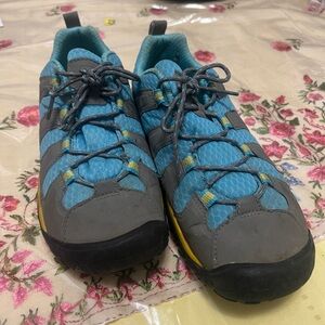 Keen Haven Shoes CNX blue training shoes Sz 9
